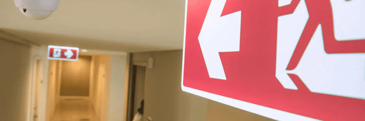 ¿Son seguros los torniquetes de acceso frente a emergencias en mi edificio?