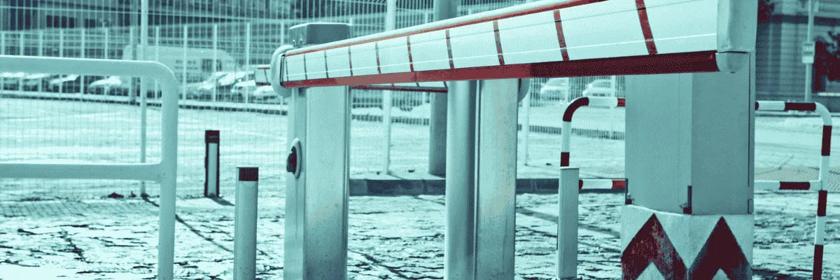 Barreras de acceso vehicular en autopistas urbanas