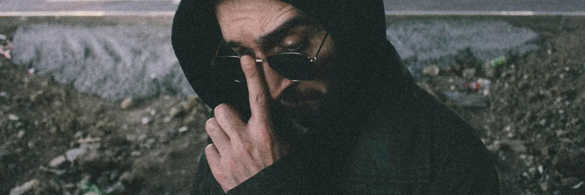 ¿Cómo evitar fraudes con tarjetas o códigos compartidos entre residentes y visitas?