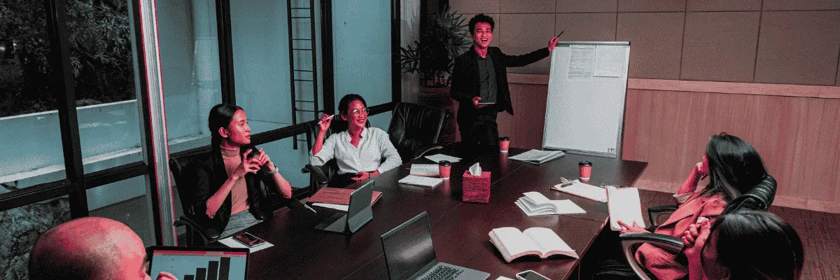 ¿Cuándo puede el administrador convocar una asamblea extraordinaria?